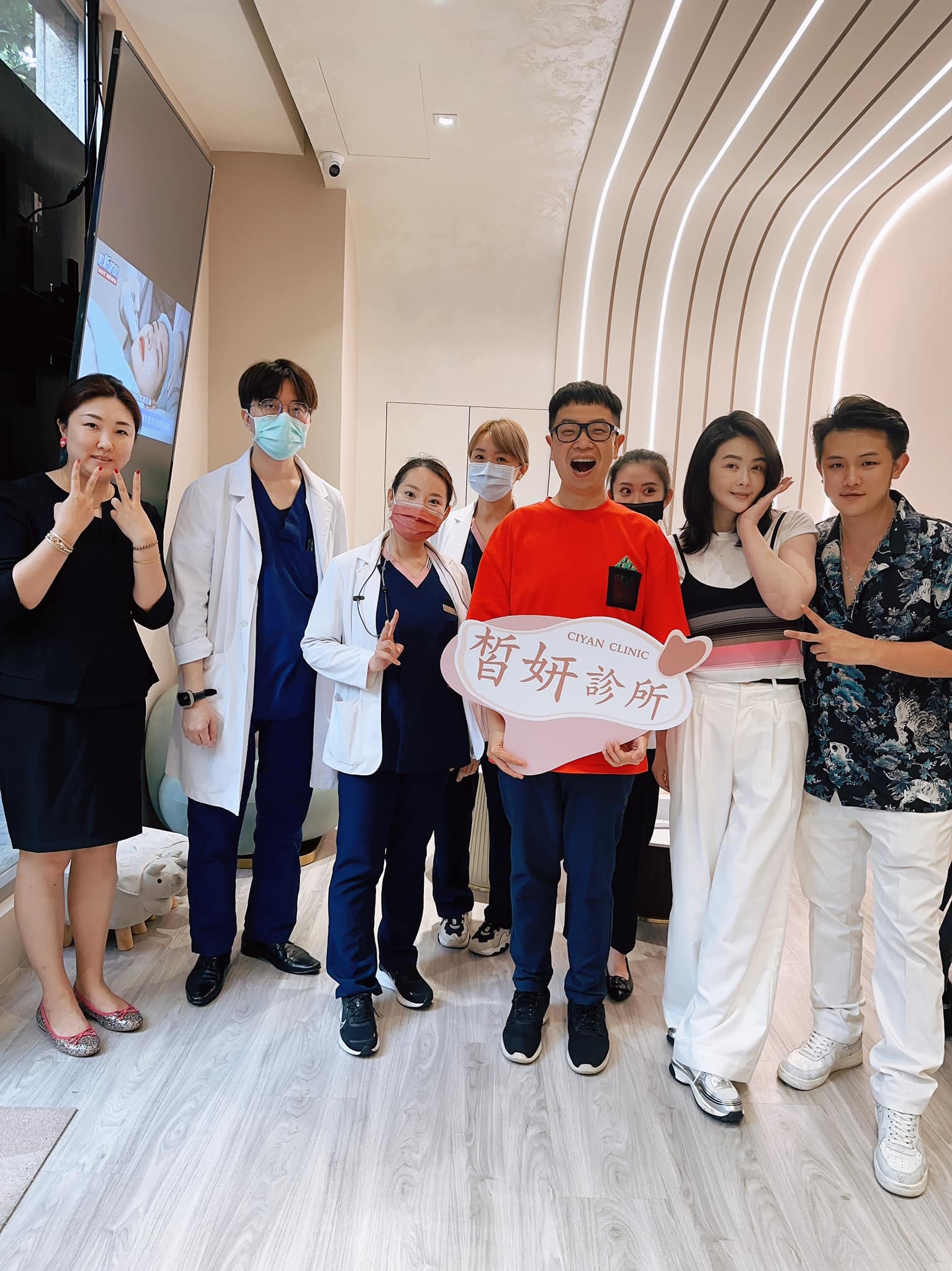 醫美診所推薦｜無創美妍QQ槍(nanoJET) 這個真的好酷喔 跟雷射不同、完全沒有侵入 @子是駿了點｜皙妍診所